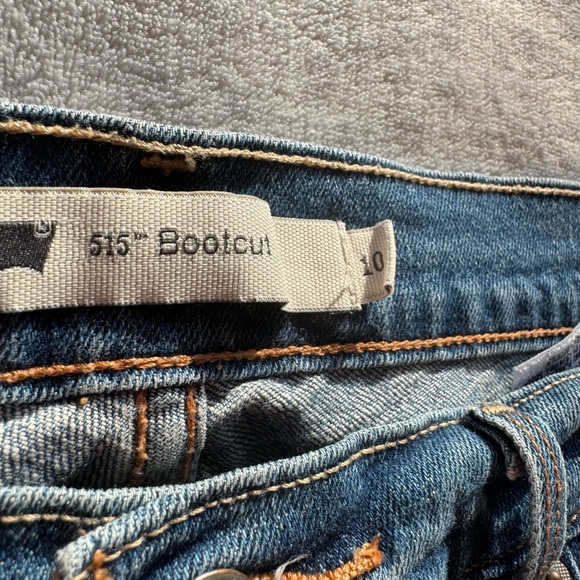 Levi’s 515 Bootcut Jeans - Picture 6 of 9